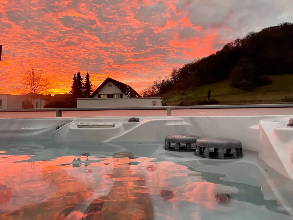 Casa di architettura esclusiva con oasi di benessere, casa intelligente e terrazza panoramica sul tetto