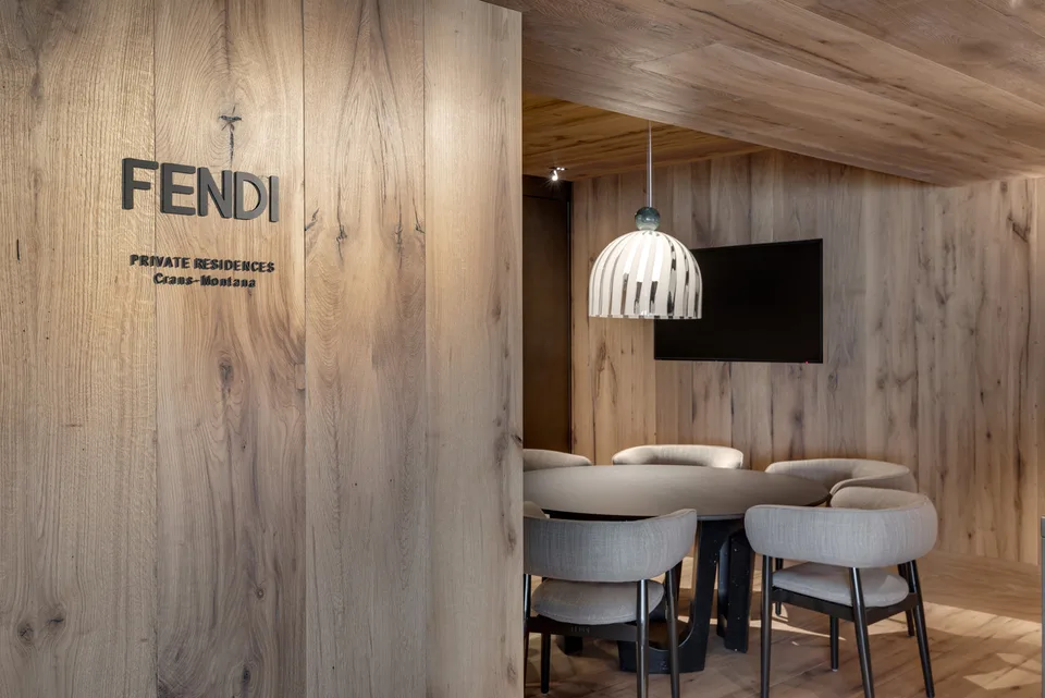 Résidences FENDI - Appartement de luxe en RDC, exposition est (P02)