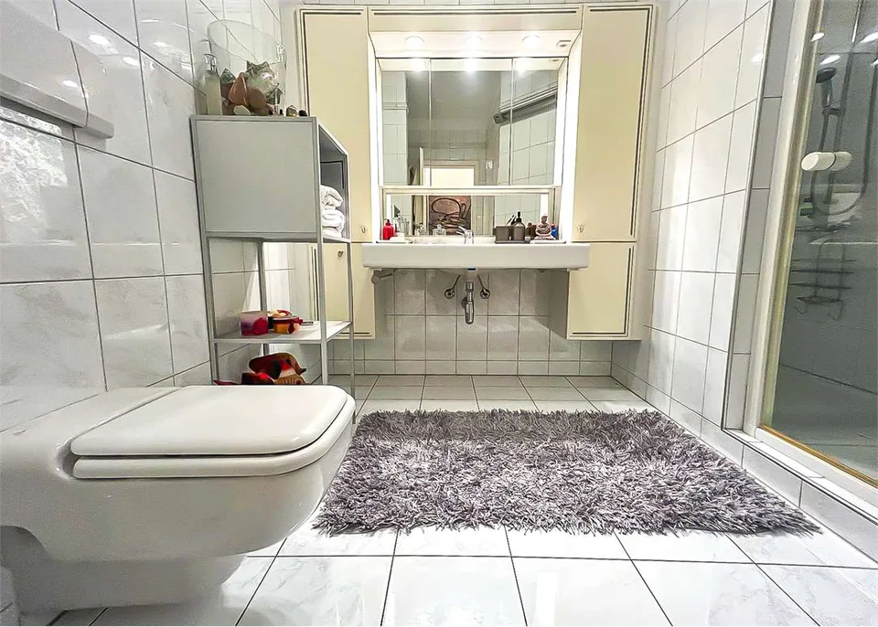 PRESTIGIOSO APPARTAMENTO CON GIARDINO E VISTA LAGO – foto 9 di 13