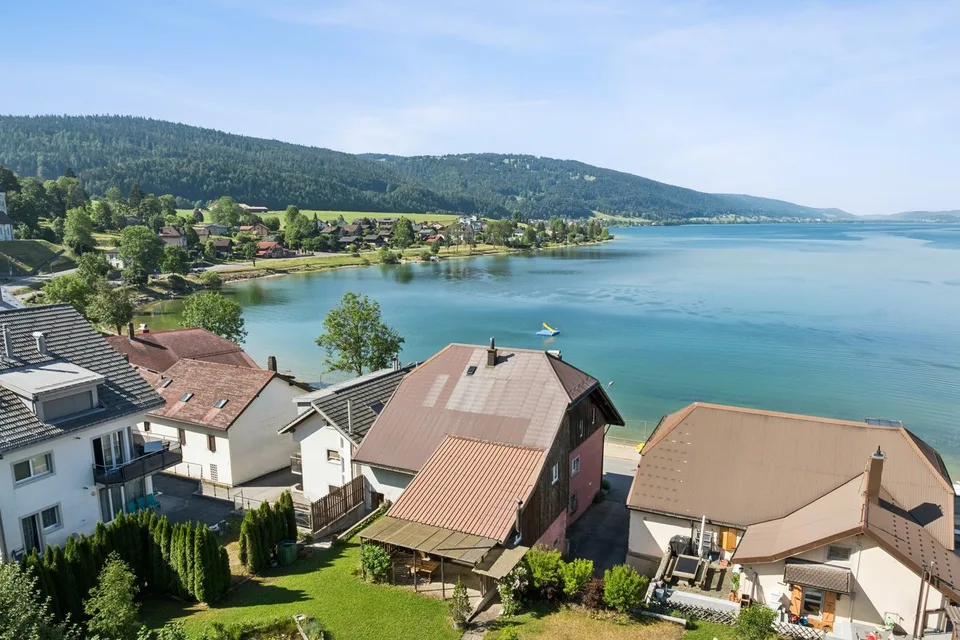 Immeuble avec potentiel promotionnel - vue imprenable sur le lac de Jo