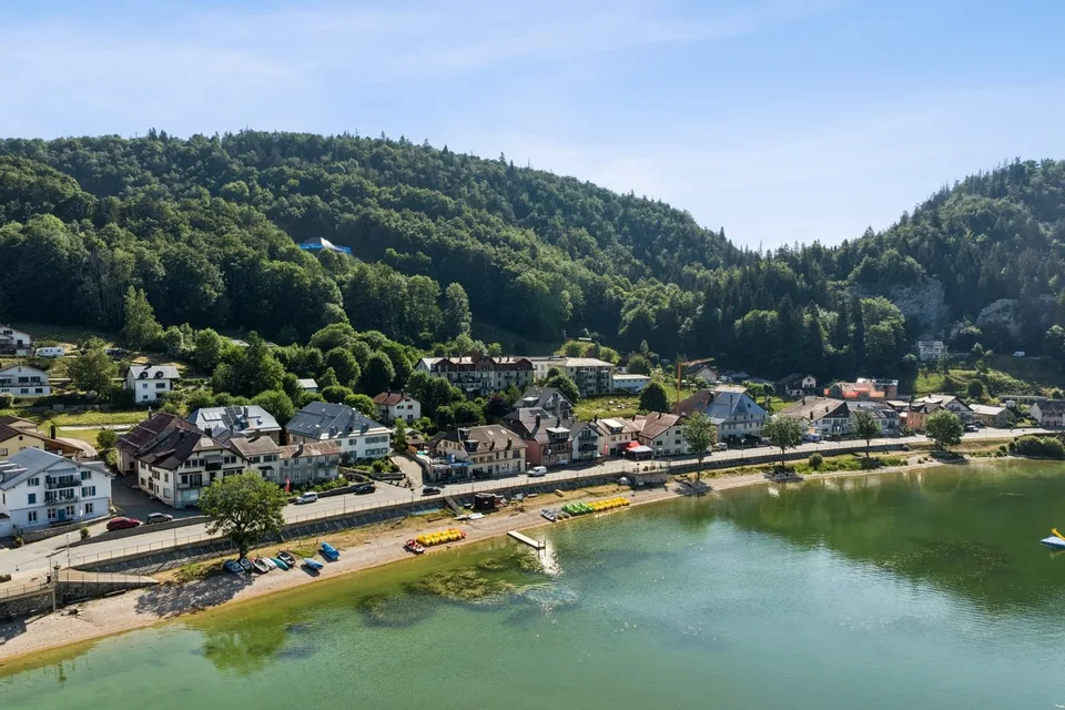 Edificio con potenziale promozionale - vista impareggiabile sul lago di Joux
