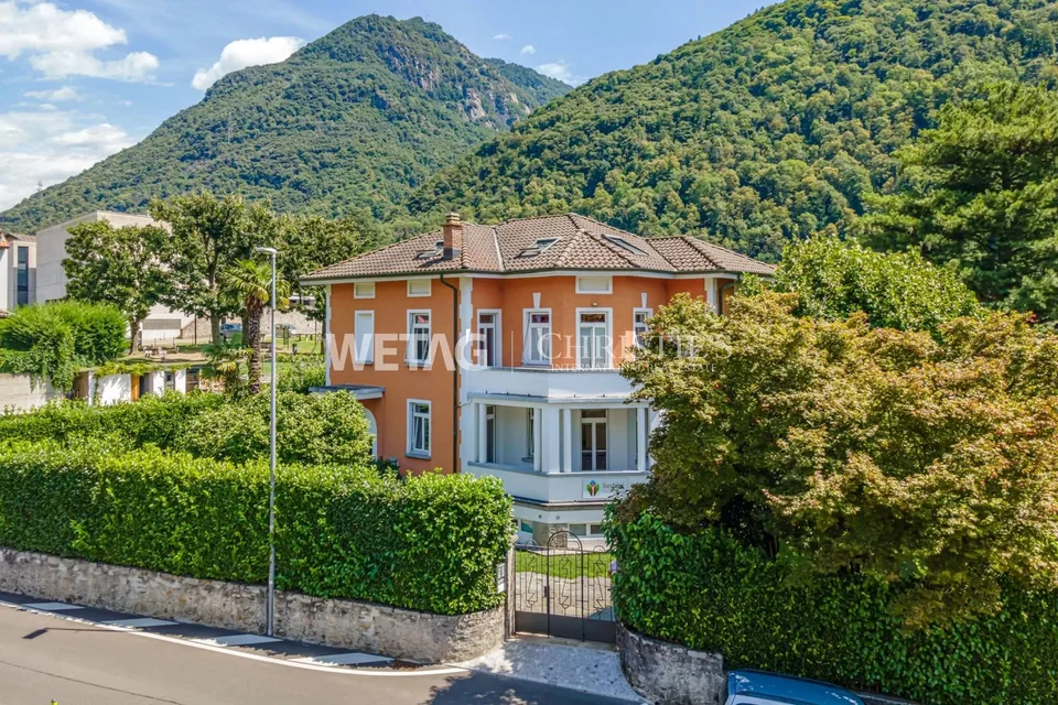 Vollständig renovierte historische Villa mit grossem Garten in Arbedo zu verkaufen
