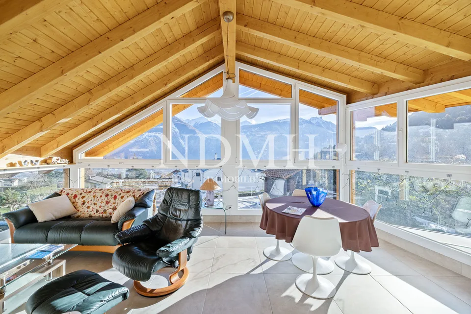 Grande villa avec deux appartements indépendants