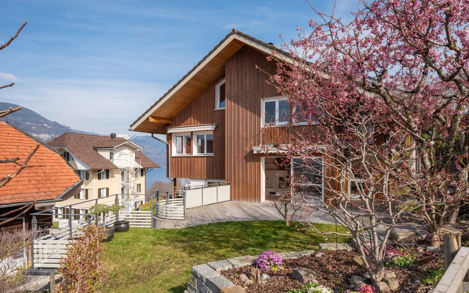 ImmoWyss -  Ihr grosszügiges Zuhause mit Aussicht auf See und Berge