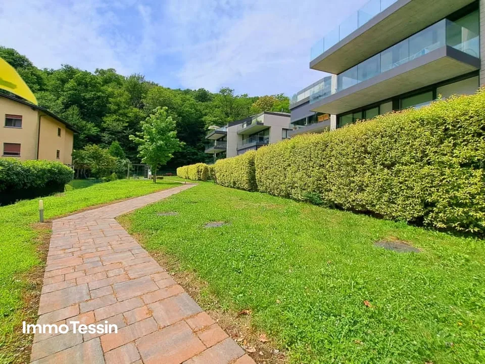 Appartement exclusif et neuf près de Lugano et du lac de Lugano avec une vue imprenable sur les montagnes tessinoises