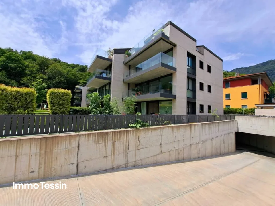 Exklusive & neuwertige Wohnung nahe Lugano und dem Lago die Lugano mit freier Sicht in die Tessiner Bergwelt