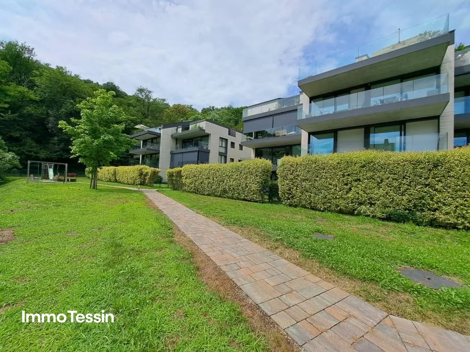 Appartement exclusif et neuf près de Lugano et du lac de Lugano avec une vue imprenable sur les montagnes tessinoises