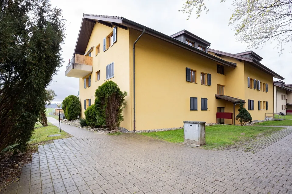 Attraktive 3.5-Zimmerwohnung mit Balkon inkl. Nebenraum UG und Einstellhallenplatz in Oberbipp