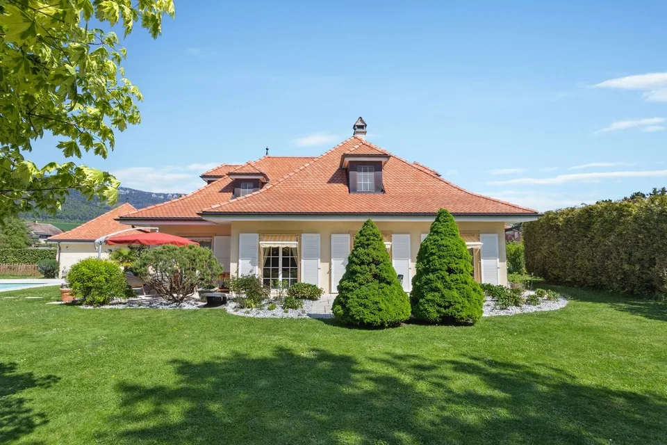 Außergewöhnliches Anwesen! Architektenhaus mit 6,5 Zimmern