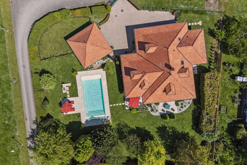 Außergewöhnliches Anwesen! Architektenhaus mit 6,5 Zimmern