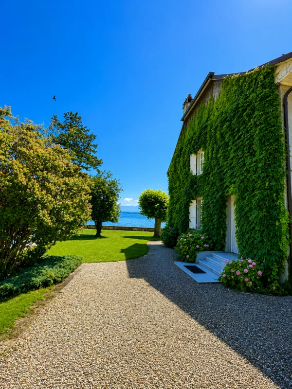 Außergewöhnliches Wassergrundstück in Nyon – Foto 6 von 30