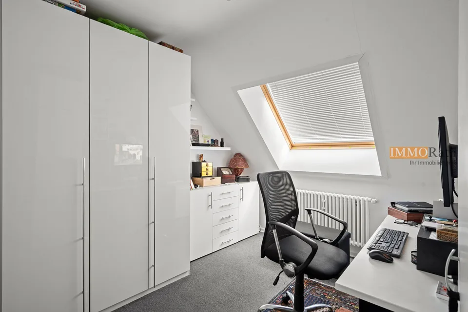 IMMORath.de - Bright Maisonette Apartment with Balcony