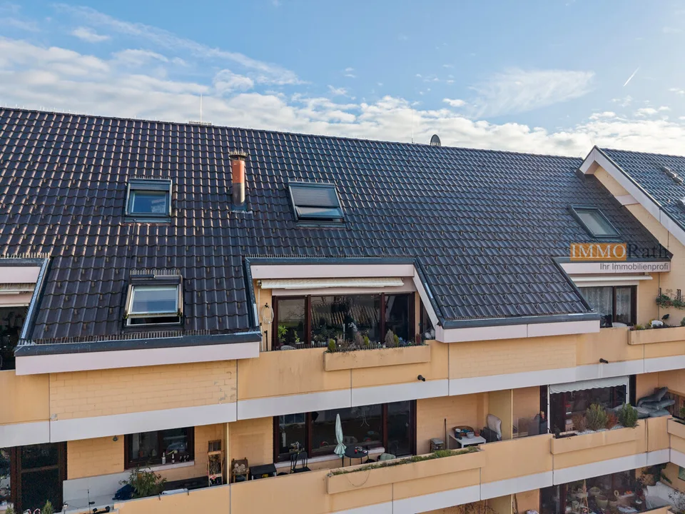 IMMORath.de - Bright Maisonette Apartment with Balcony