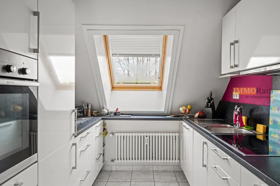 IMMORath.de - Bright Maisonette Apartment with Balcony