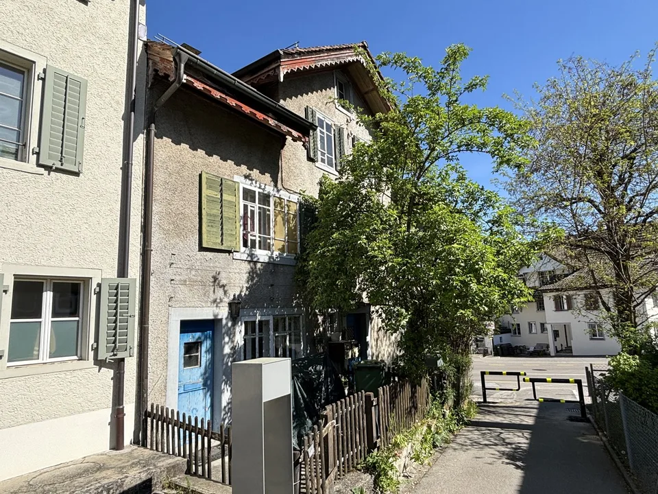 Grosszügiges Wohnhaus in Seenähe