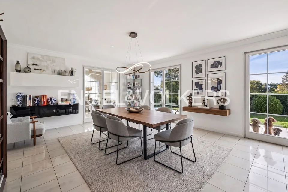 Elegante casa familiare a Cologny