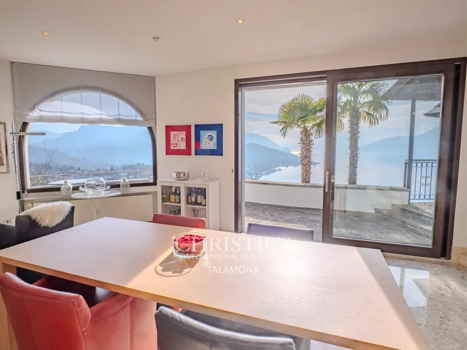 Villa mit Panoramablick, Terrasse und Pool in Luino – Foto 6 von 13