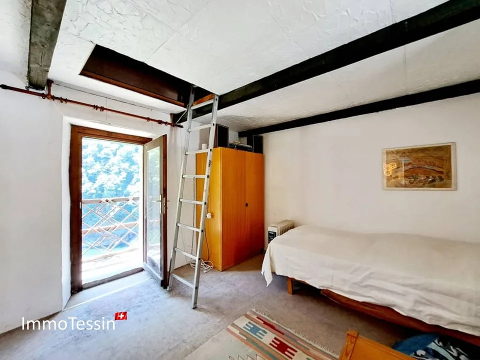 Casa ticinese affascinante con vista sul lago della diga di Verzasca & vista panoramica meravigliosa – foto 9 di 13