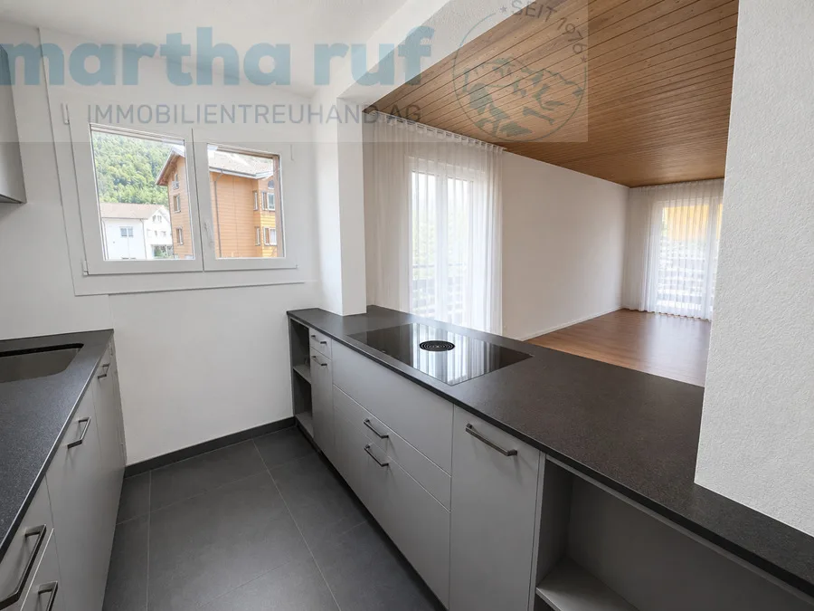 Appartement calme et moderne de 2,5 pièces au dernier étage avec vue sur la Jungfrau