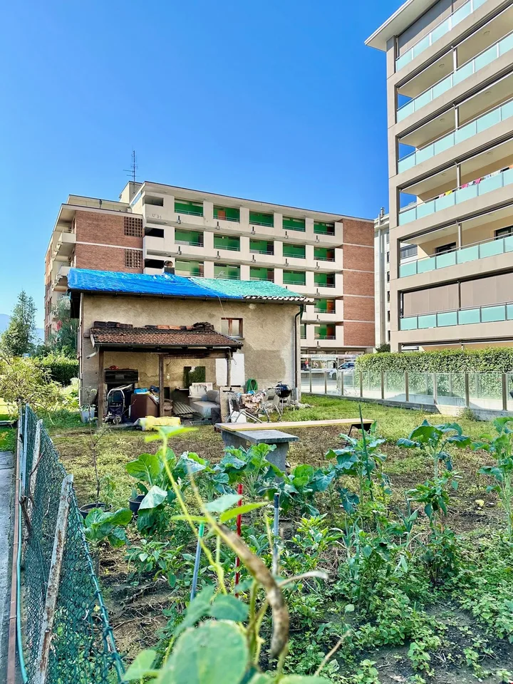 Casetta con terreno edificabile / Haus mit Bauland