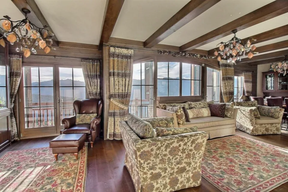 Chalet di 7 locali ad Anzère