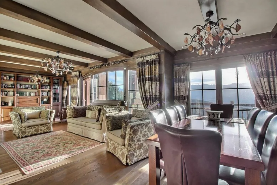 Chalet di 7 locali ad Anzère