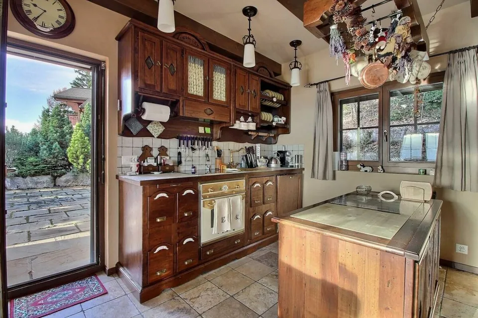 Chalet di 7 locali ad Anzère