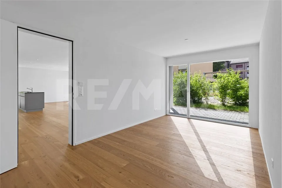 2 ½-Zimmer-Gartenwohnung, hell, modern und mit grossem Sitzplatz