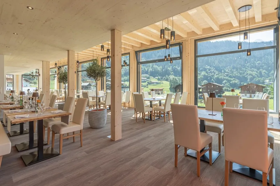 Resort alberghiero stiloso con charme alpino – Investimento unico per albergatori e visionari