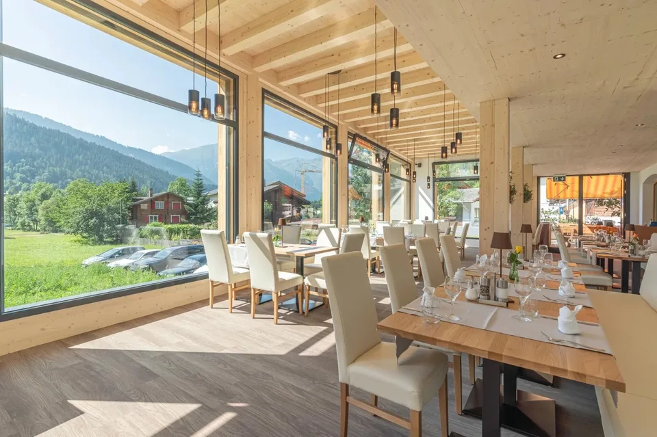 Resort alberghiero stiloso con charme alpino – Investimento unico per albergatori e visionari