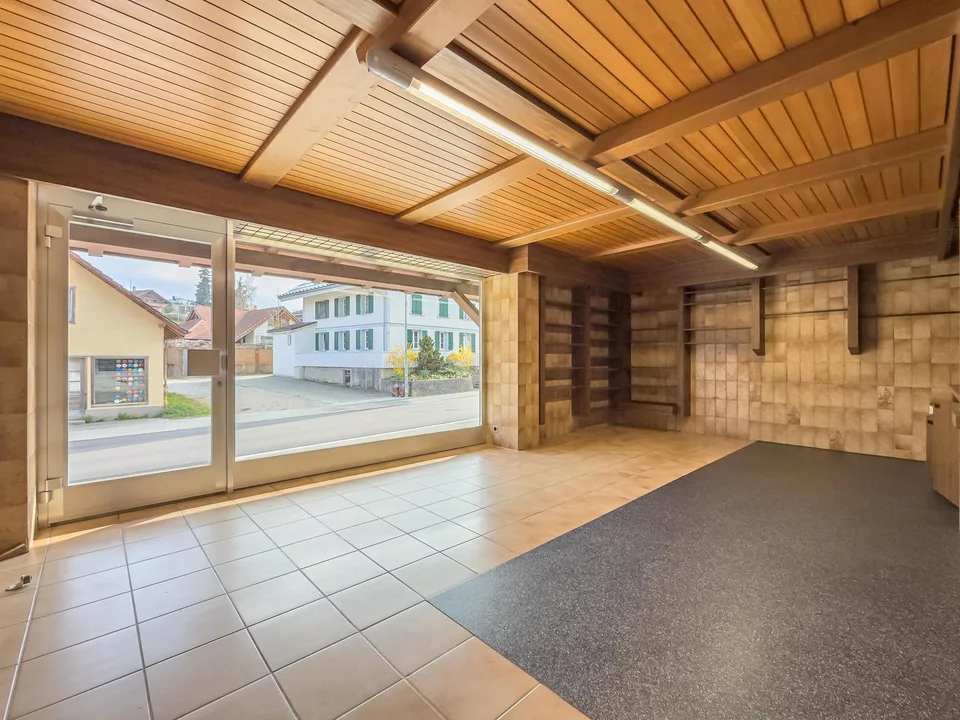 Casa residenziale e commerciale ben curata in vendita a Melchnau – foto 8 di 16