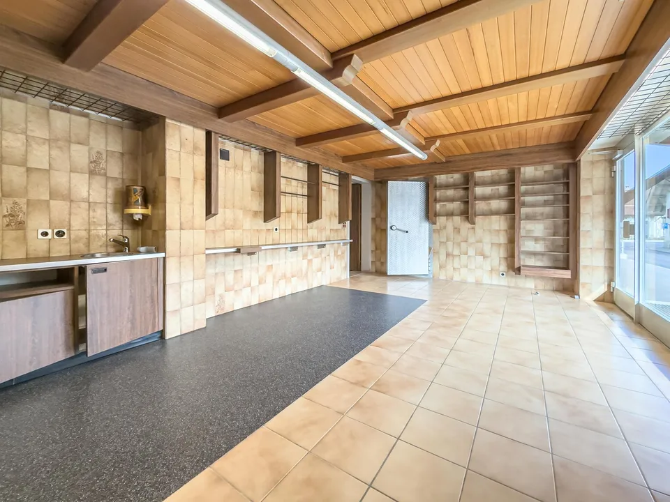 Casa residenziale e commerciale ben curata in vendita a Melchnau – foto 7 di 16