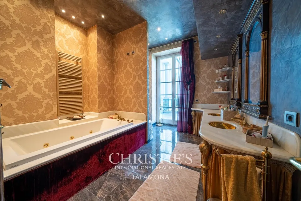 Villa di prestigio con piscina, parco e pontile sul lago a Belgirate – foto 12 di 13
