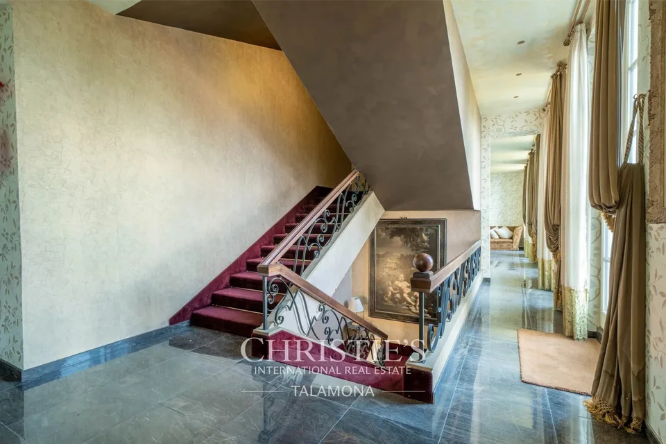Villa di prestigio con piscina, parco e pontile sul lago a Belgirate – foto 9 di 13