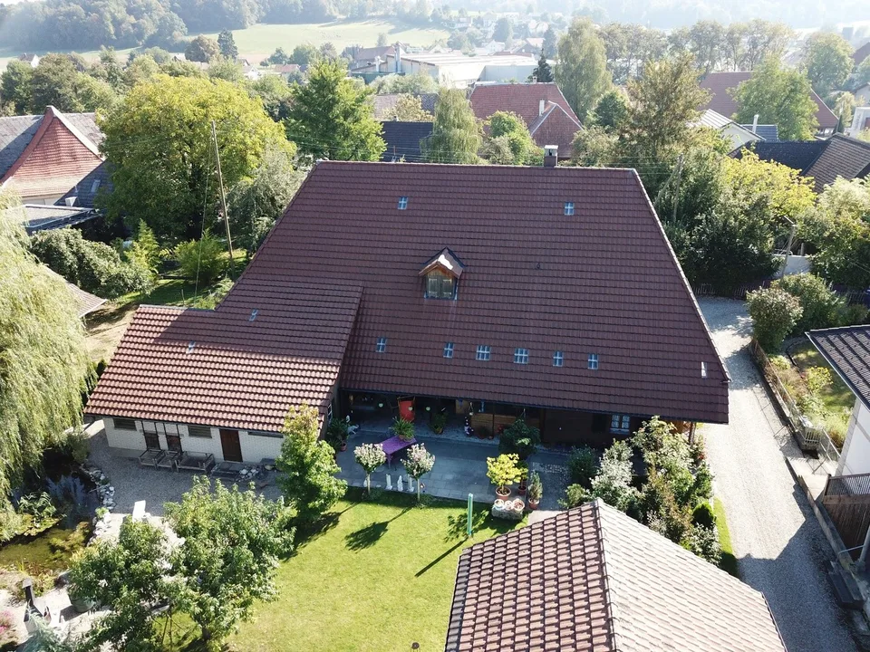 Casa colonica di 5,5 locali con grande potenziale di ampliamento nel suggestivo Lotzwil