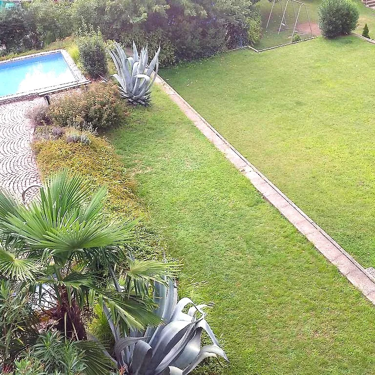 Großes 3.5-Zimmer-Apartment, zwei Badezimmer, 2 Parkplätze!