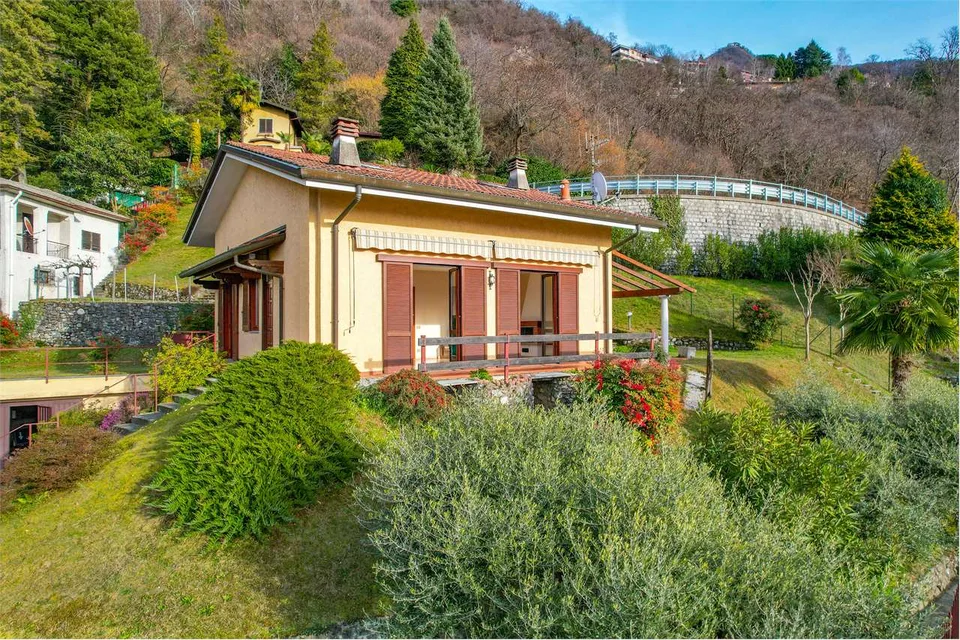Bellissima villa indipendente in un contesto riservato, con ampio giar