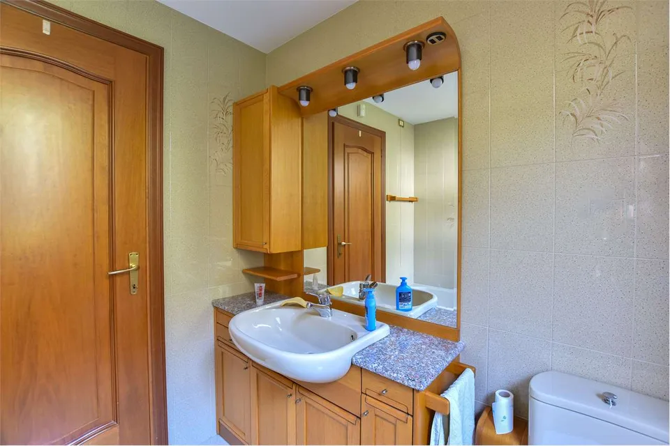 Bellissima villa indipendente in un contesto riservato, con ampio giar – foto 9 di 13