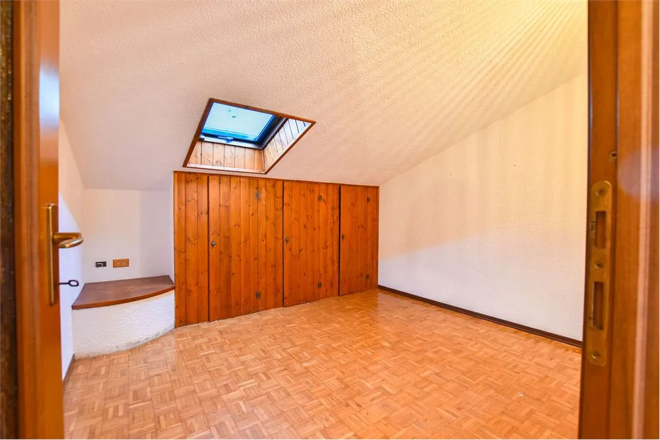 Bellissima villa indipendente in un contesto riservato, con ampio giar – foto 11 di 13
