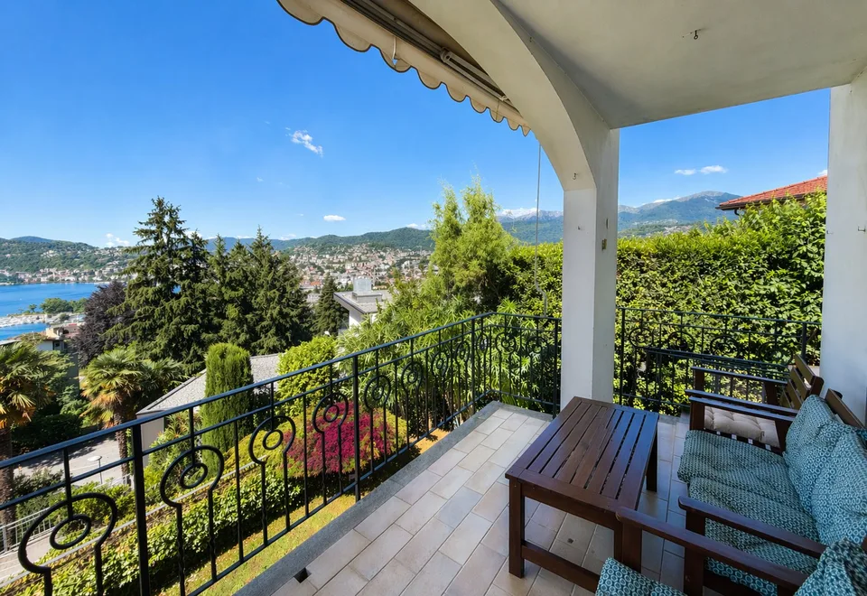 Appartamento 4.5 locali con vista aperta su lago e montagne