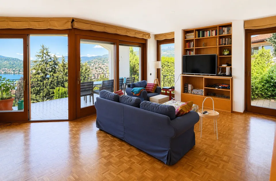 Appartamento 4.5 locali con vista aperta su lago e montagne