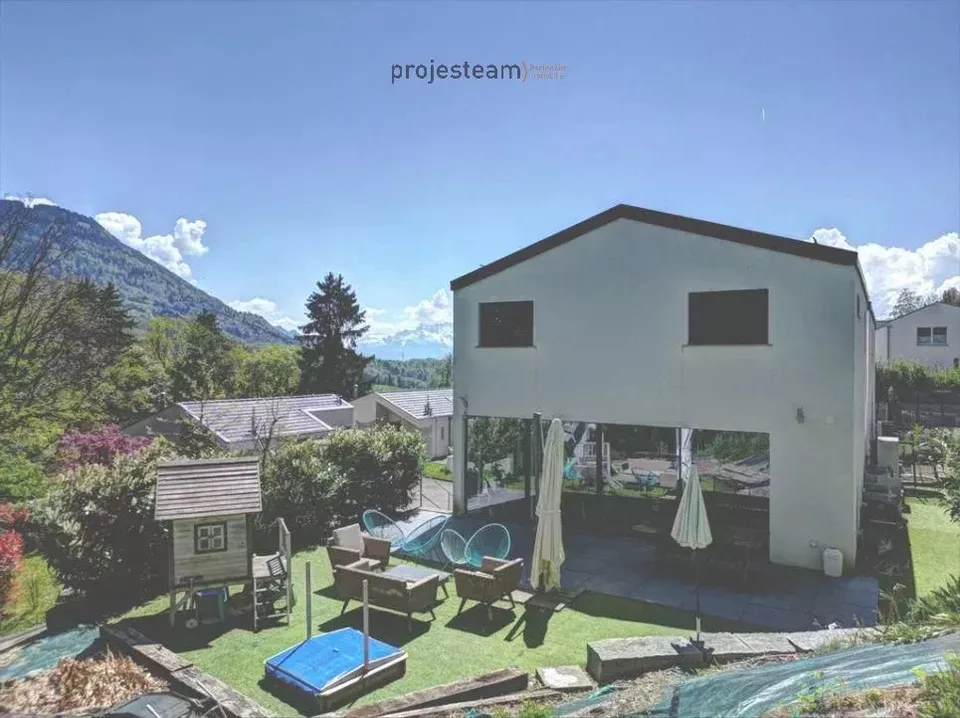 En bordure de zone forestière ? Villa contemporaine dans un cadre privilégié