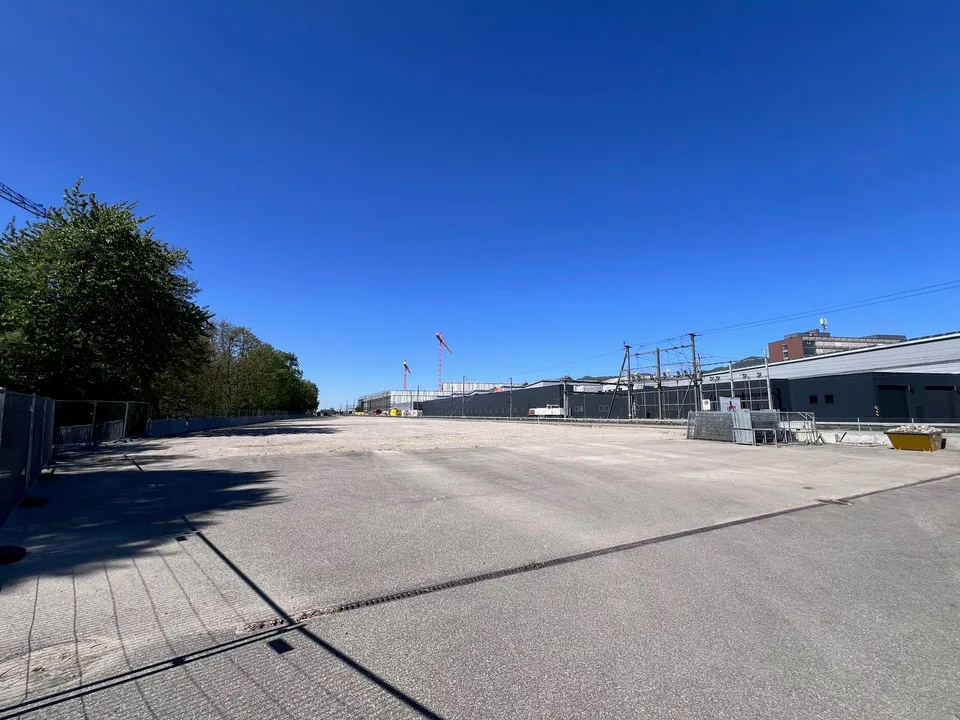 3137 m2 d'espaces commerciaux et de stockage à louer à Wangen bei Olten