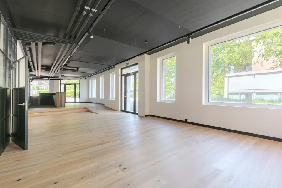 Spazi aziendali moderni nell'edificio Max Dudler a Rheinfelden (AG) – foto 6 di 14