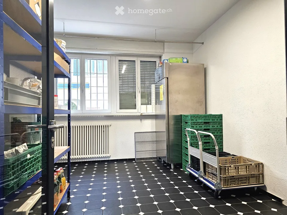 Gewerberäume mit Laden im Zentrum von Herznach