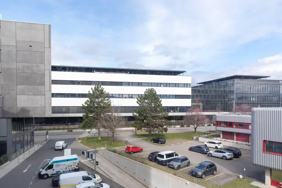 Prachtfläche von 600 m2 im 2. Stock eines modernen Gebäudes