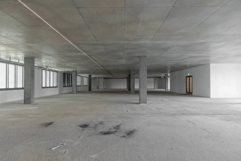 Prachtfläche von 600 m2 im 2. Stock eines modernen Gebäudes