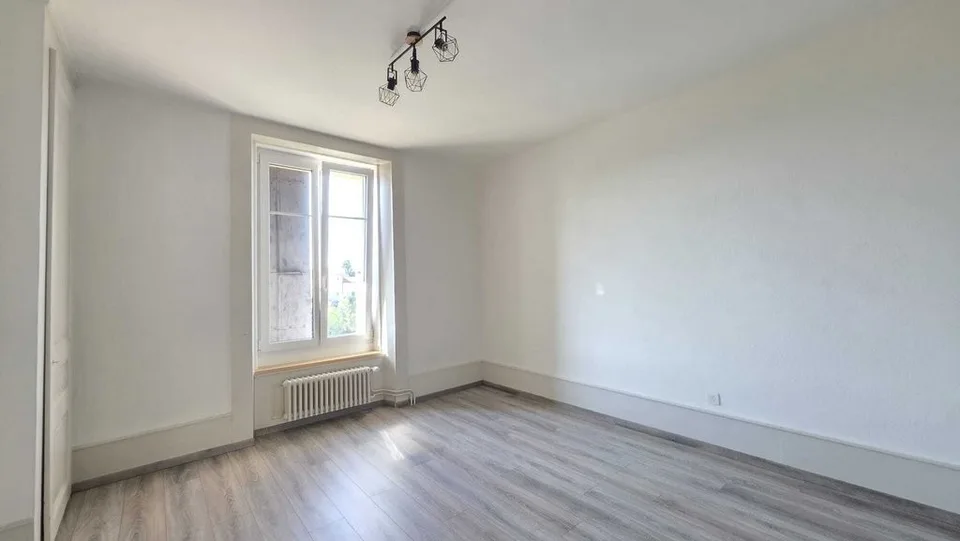 Bello appartamento di 3 locali con balcone