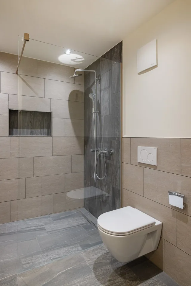 Moderne 2.5-Zimmer-Langzeit-Ferienwohnungen im Dorfkern von Näfels – Foto 7 von 8