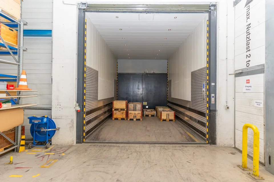 Grosszügige Gewerbefläche an zentraler Lage (zusammenhängend bis ca. 1'500m2) - ab CHF 90./m2